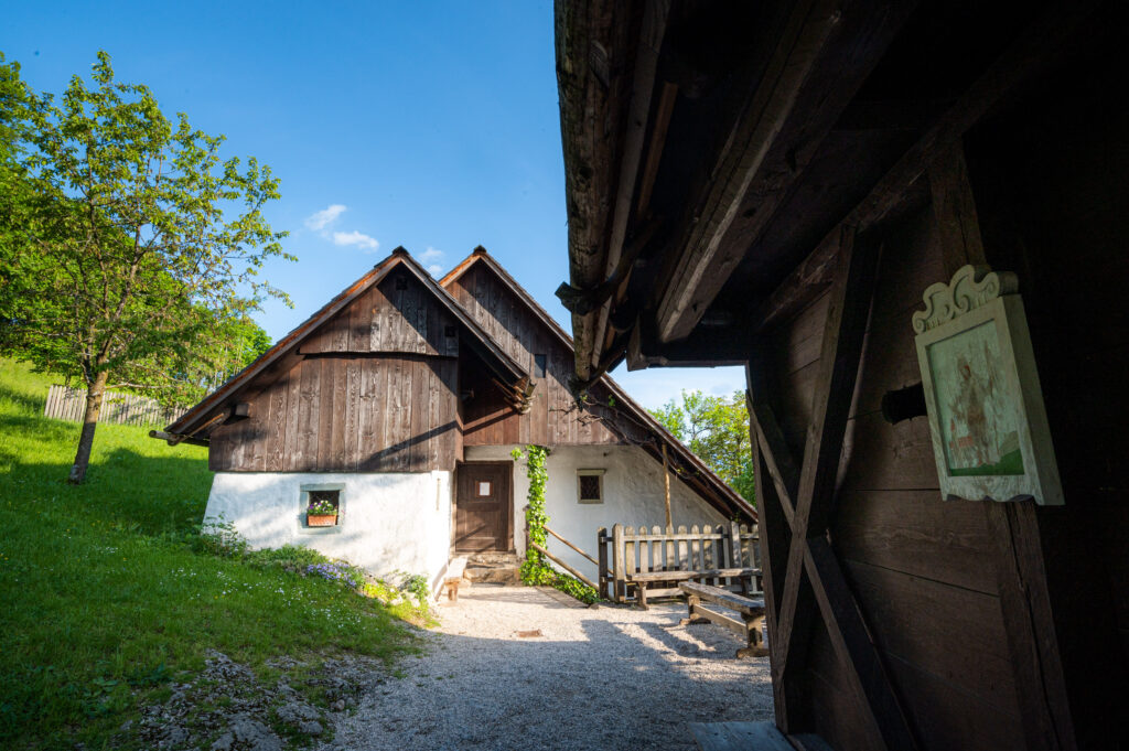 Finzgars Birth House Doslovce